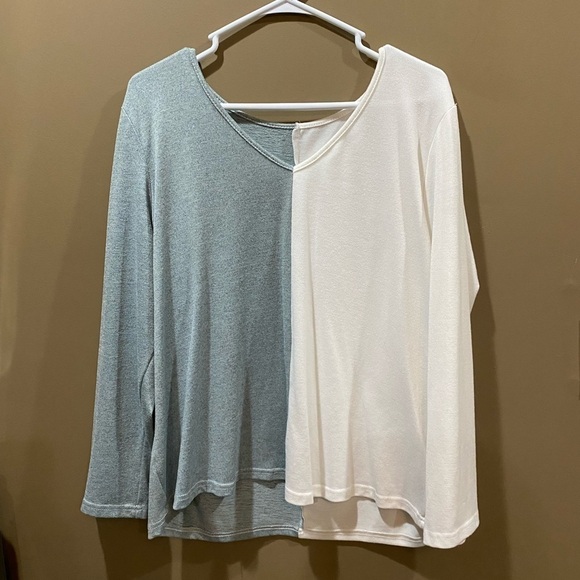SHEIN Tops - Shein Half Blue Half White Long Sleeve Thin Sweater V Neck Women’s 1X